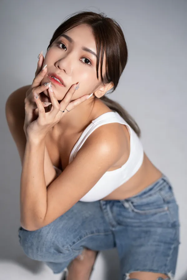 Zhou Ning's BabeWiki Profile