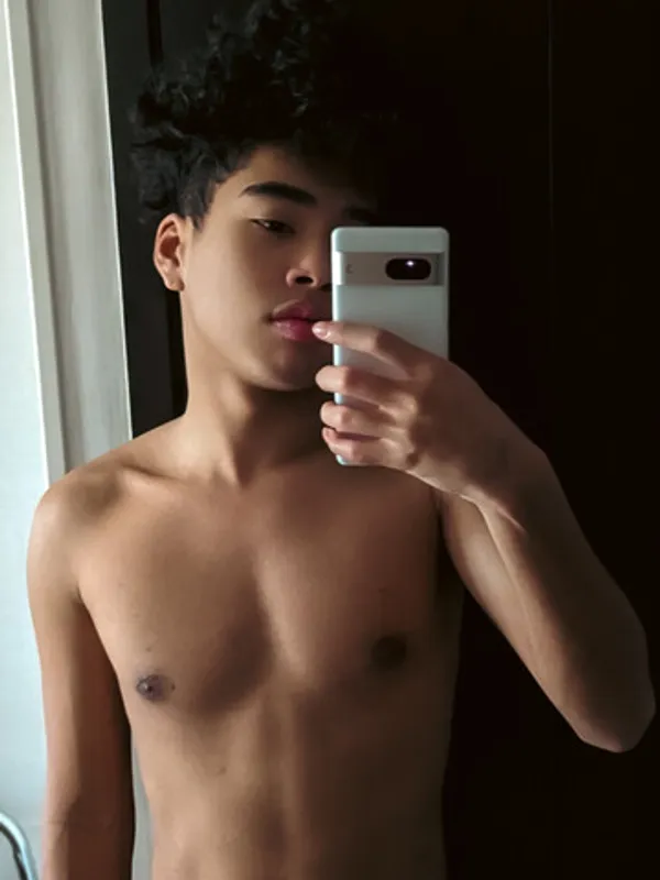 Zurin Zochi's photo 3