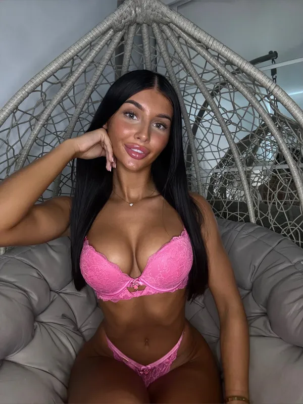 Zuzanna Pysklo's BabeWiki Profile